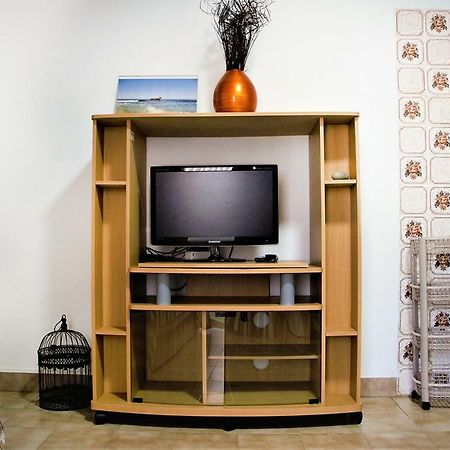 クアルテイラApartamento T1, 50 Metros Da Praiaアパートメント エクステリア 写真